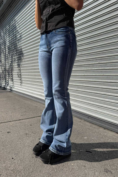 WAXJEAN Potassium Wash Low-Rise Bootcut Jean with Great Stretch
