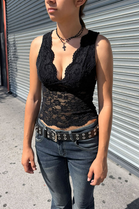 Scallop Edged Floral Lace V-Neck Sleeveless Top