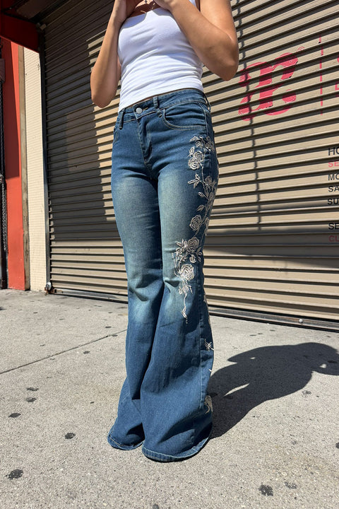 Y2K 2000s Mid-Rise Floral Pattern Embroidered Medium Wash Flare Boot Cut Jean with Good Stretch