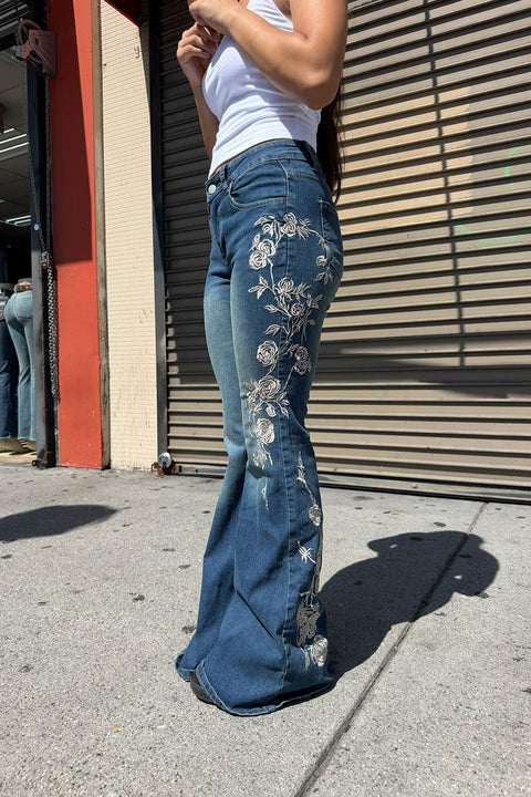 Y2K 2000s Mid-Rise Floral Pattern Embroidered Medium Wash Flare Boot Cut Jean with Good Stretch