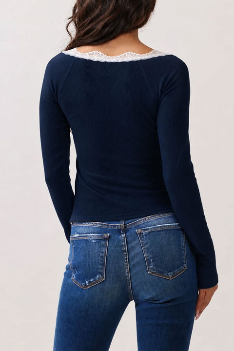 2000s Henley Ruched Scoop Neck Lace Trim Long Sleeve Ribbed Top