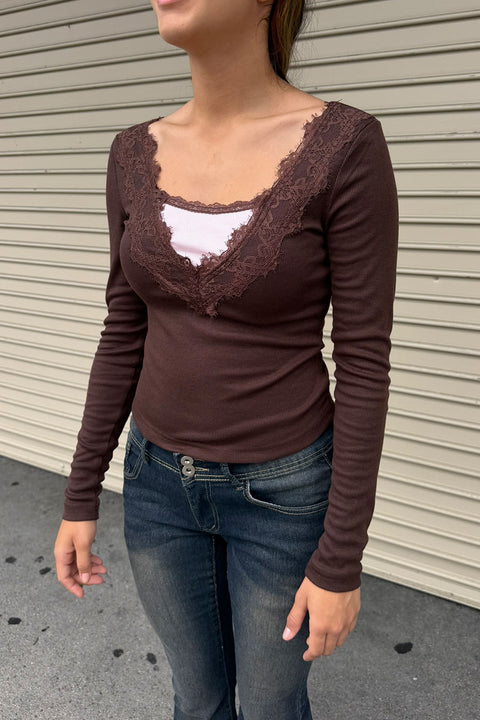2000s Romantic Lace-Trimmed V-Neck Long Sleeve Top with Contrast Pink Inset